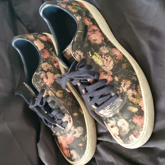 Puma Other - Sz 10.5 Flowered Pumas